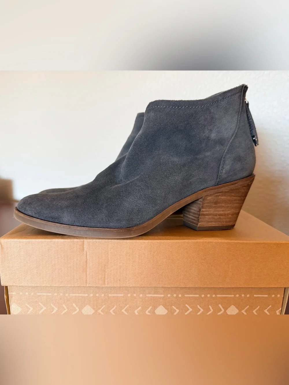Dolce Vita, Elisa Gray Suede Women's Ankle Boots 9.5M